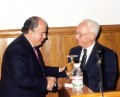 THE MAIMóNIDES AWARD 2.001 (THE SOCIETY FOR MEDICINE AND LAW IN ISRAEL)