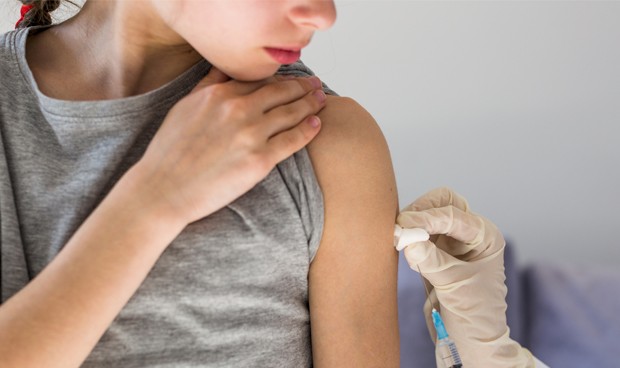 Covid-19 | ¿Puede negarse un padre a vacunar a su hijo?